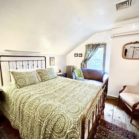 The Borland House Inn 몽고메리 외부 사진