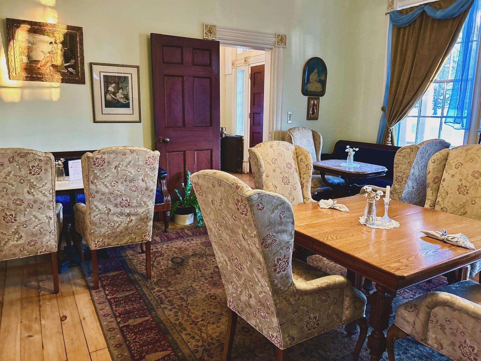 The Borland House Inn 몽고메리 외부 사진