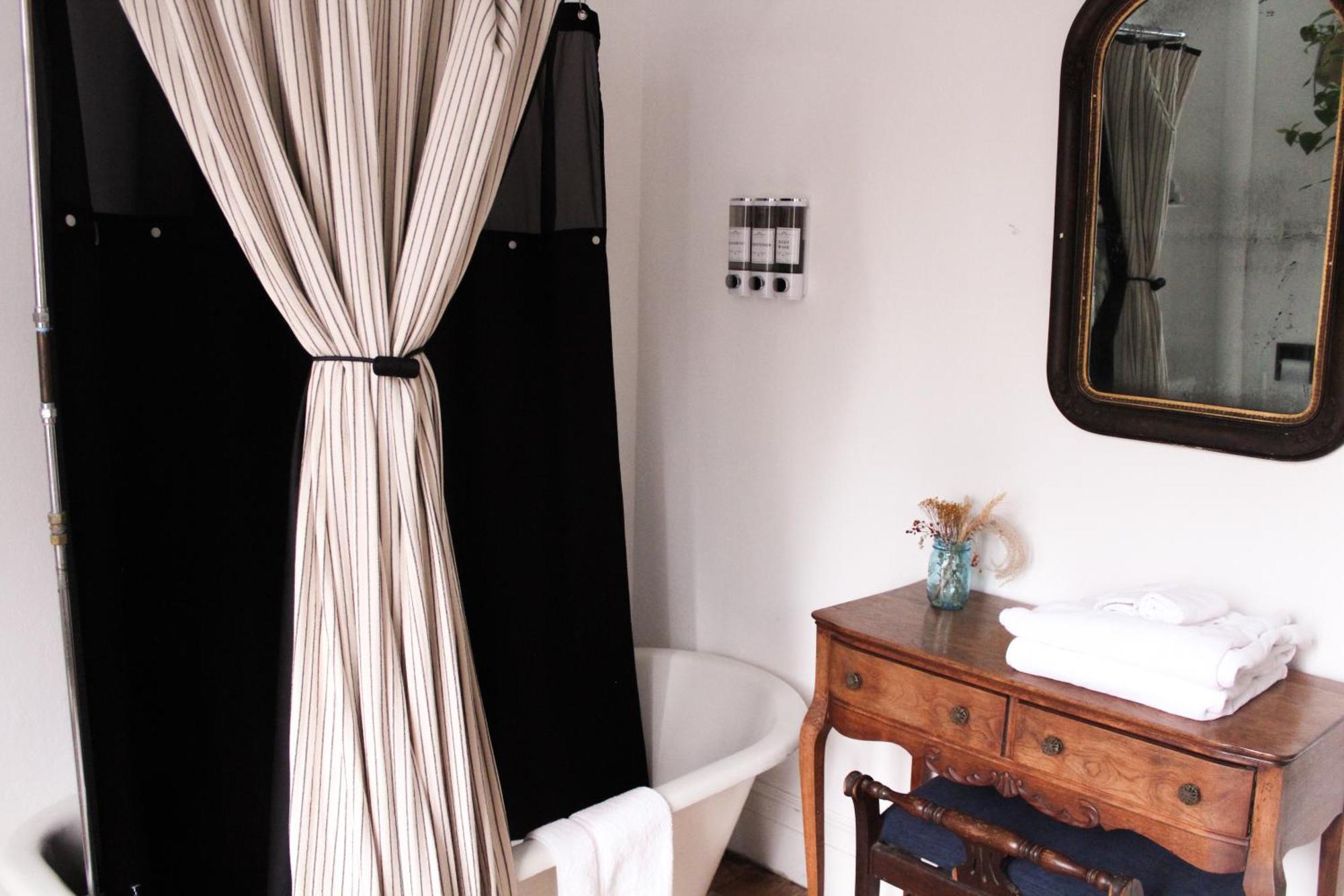 The Borland House Inn 몽고메리 외부 사진