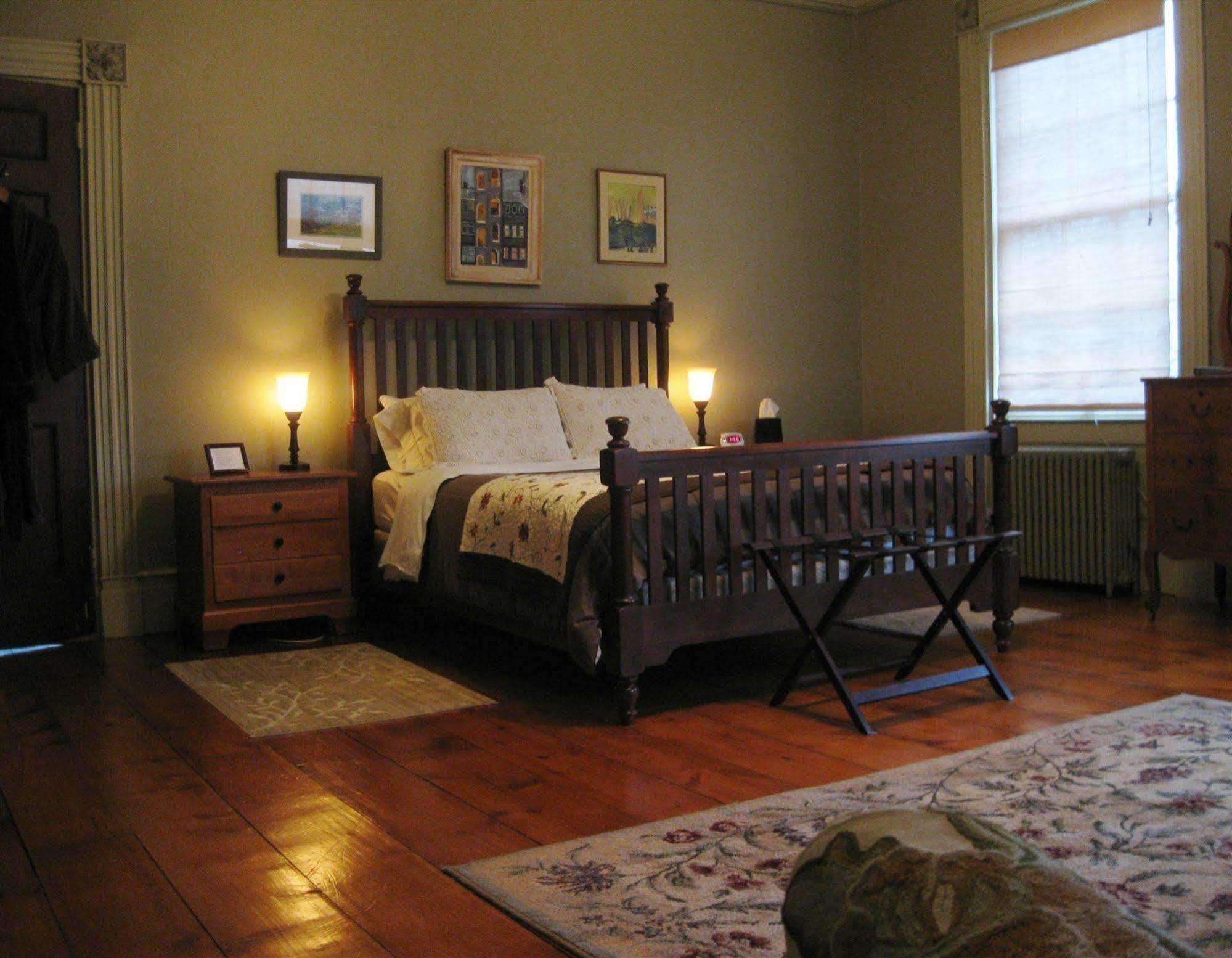 The Borland House Inn 몽고메리 외부 사진